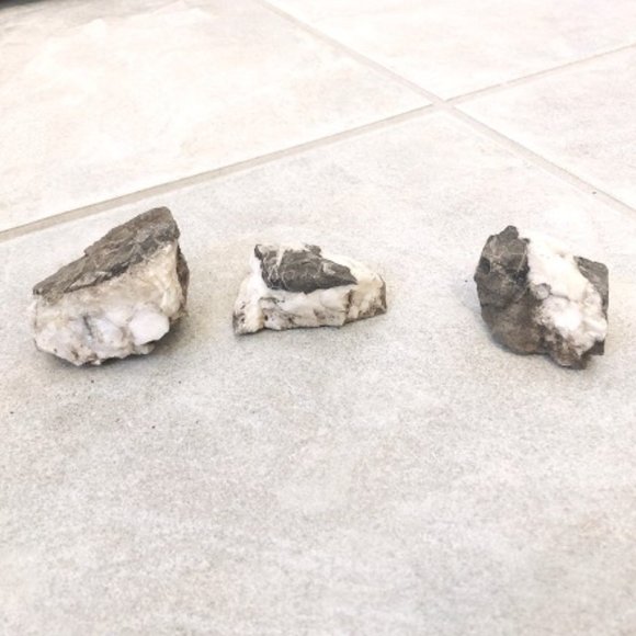 3 Unique Layered Rocks - Picture 4 of 6